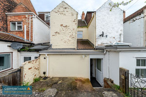 Rear- click for photo gallery